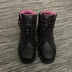 Women’s Wolverine steel toe boots